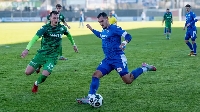 FKP-Angreifer Luka Dimitijevic im Heimspiel gegen den FV Engers. Der Stürmer traf auch in dieser Partie – für das kommende Auswärtsspiel in Eisbachtal fällt er jedoch verletzt aus. | Foto: Erik Stegner