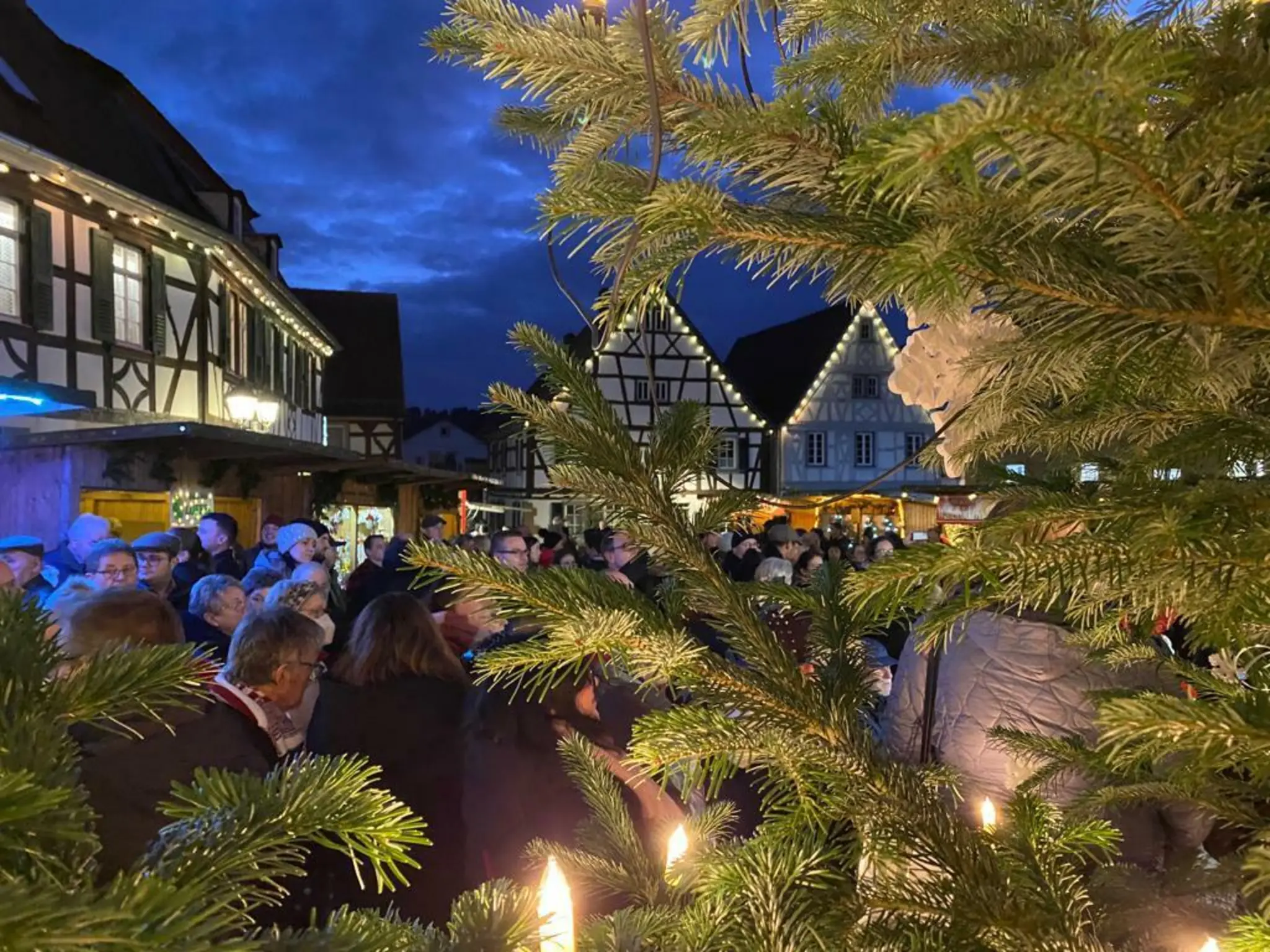 Weihnachtsmarkt-Rockenhausen-2025-M-rchenhafte-Weihnacht-auf-dem-Marktplatz
