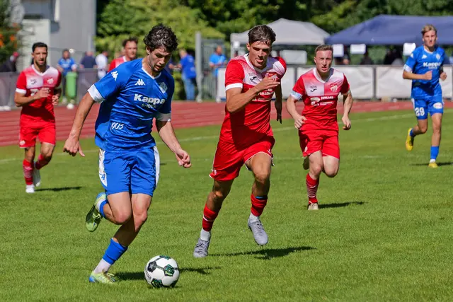 Oskar Prokopchuk, zweifacher Torschütze des FK Pirmasens in Eisbachtal, setzt sich auf dem Flügel durch. Trotz seiner starken Leistung reichte es für den FKP nur zu einem 2:2. | Foto: Erik Stegner