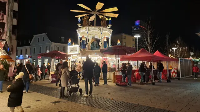 Die Weihnachtspyramide ist ein Muss beim Lautrer Advent | Foto: Monika Klein