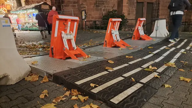 Das sind die Sperren in der Marktstraße | Foto: Monika Klein