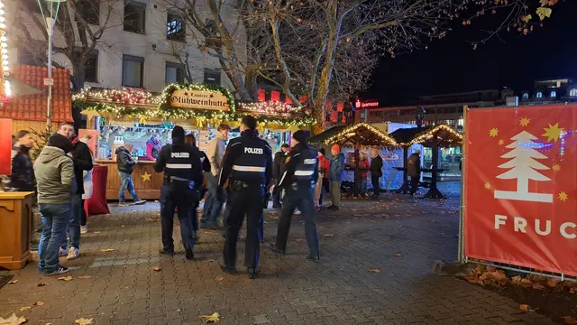 Auch die Fußstreife der Polizei war auf dem Marktgelände unterwegs | Foto: Monika Klein