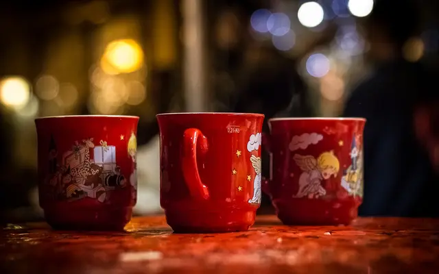 Otterstadter Weihnachtsmarkt 2025: Wie wäre es mit einem Glühwein auf dem Königsplatz?  - Symbolfoto | Foto: Archiv/Paul Needham