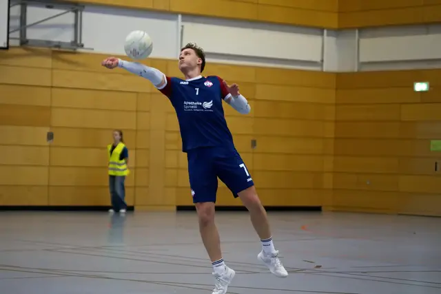 Zuspiel von Christof Jugel | Foto: Wolfgang Neuberth