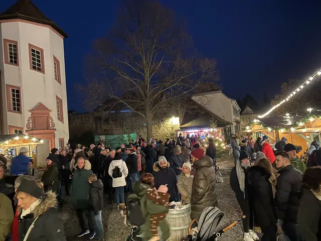 Der Weihnachtsmarkt der Nächstenliebe im schönen Innenhof des ehemaligen Johanniter Weingutes findet jeweils samstags und sonntags am 2. und 3. Adventswochenende statt. | Foto: Katja Klohr