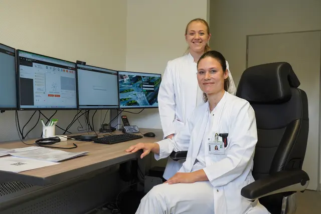 Sarina Rausch (hinten) und Dr. med. Janine Bauer, Projektleiterinnen Telenotarzt | Foto: Westpfalz-Klinikum