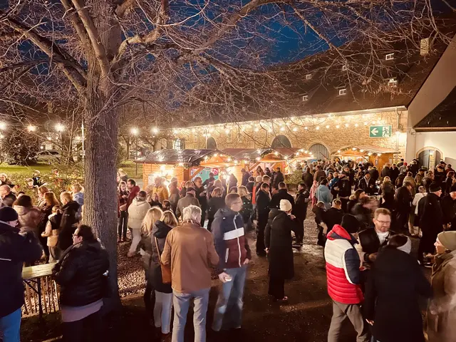 Vorweihnachtlicher Zauber im Herrenhof Mußbach: Der Weihnachtsmarkt der Nächstenliebe lädt 2025 wieder ein. | Foto: Sophie Glantz