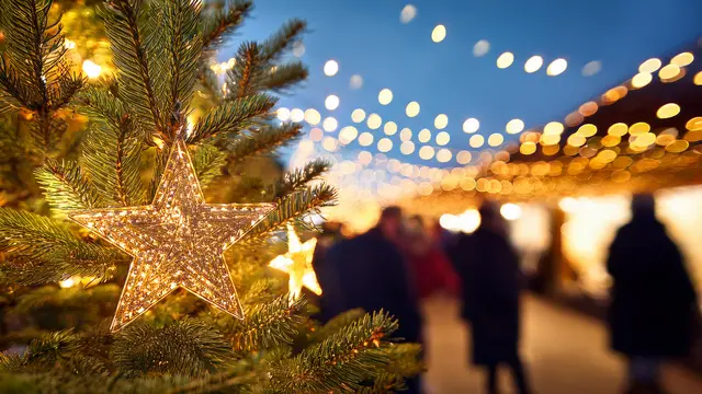 In Ettlingen leuchten im Advent wieder unzählige Sterne | Foto: Heike Schwitalla