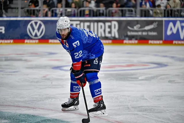 Auch Matthias Plachta hat seinen Vertrag bei den Adlern verlängert.  | Foto: Adler Mannheim / Daniel Bamberger