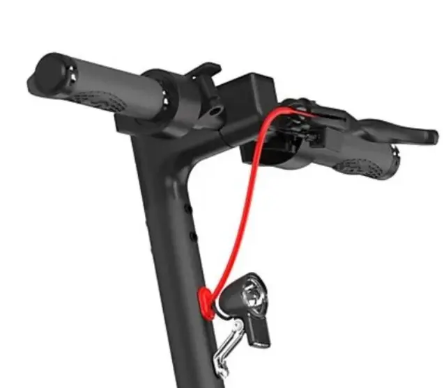 gestohlener E-Scooter - mit markantem roten Kabel | Foto: Pol Bad Bergzabern