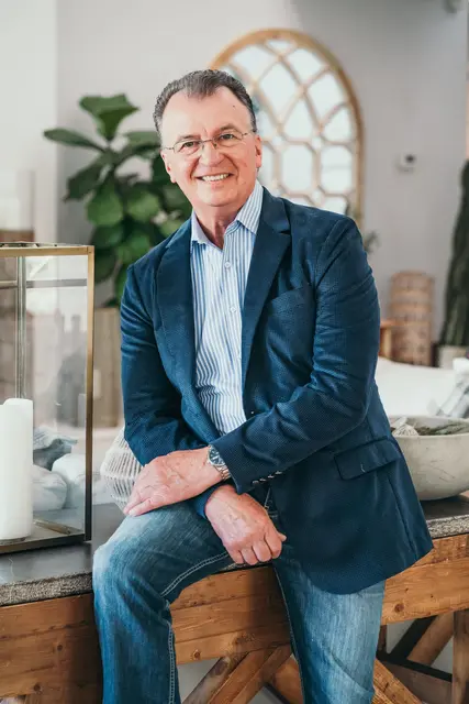 Was ist meine Immobilie wert? Michael Julier sagt es seinen Kunden. | Foto: Julier Immobilien