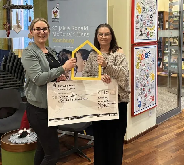 Silke Lowe bei der Spendenübergabe an das Ronald McDonald Haus in Homburg | Foto: Lowe
