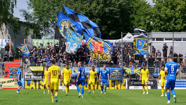 Starke Fanbasis: In Koblenz wird Fußball leidenschaftlich gelebt – auch gegen den FK Pirmasens zählt TuS auf die Unterstützung der Hartgesottenen. | Foto: Erik Stegner