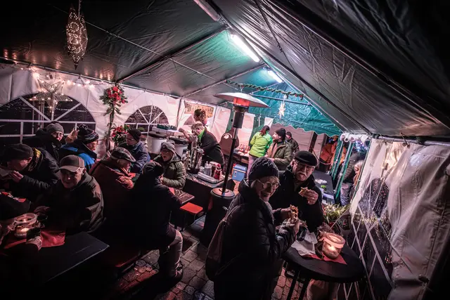Der Sankt Michaelsmarkt in Hagenbach eröffnet die Saison der Weihnachtsmärkte in der Südpfalz | Foto: Paul Needham