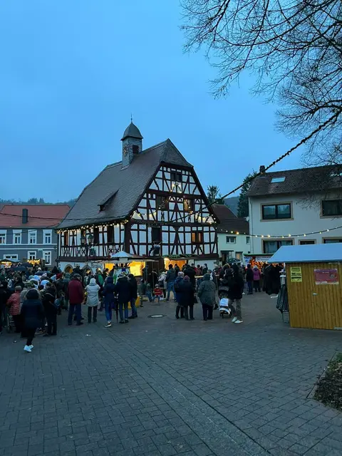 Tolle Atmosphäre beim Weihnachtsmarkt Alsenz | Foto: Arno Mohr/gratis
