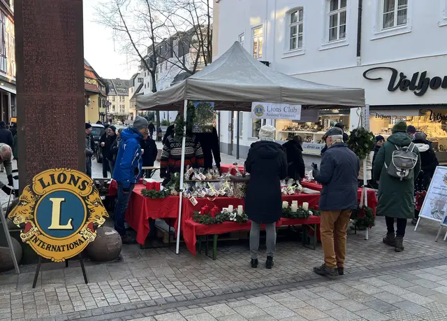 Lions-Stand am Kriegerdenkmal in Neustadt | Foto: Frank Sobirey
