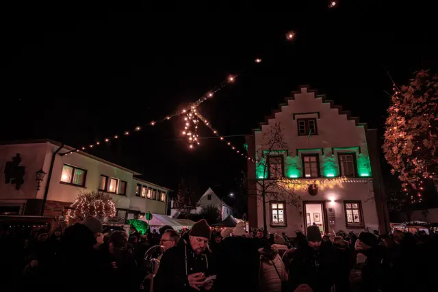 Der Sankt Michaelsmarkt in Hagenbach eröffnet die Saison der Weihnachtsmärkte in der Südpfalz | Foto: Paul Needham