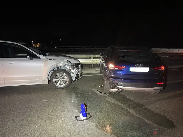 Beide Fahrzeuge wurden schwer beschädigt, der unbeteiligte Fahrer erlitt leichte Verletzungen | Foto: Polizeiautobahnstation Kaiserslautern