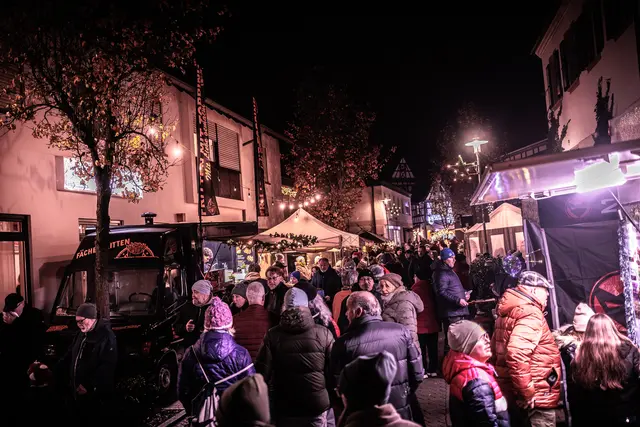 Der Sankt Michaelsmarkt in Hagenbach eröffnet die Saison der Weihnachtsmärkte in der Südpfalz | Foto: Paul Needham
