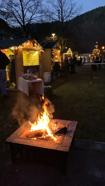 Budenzauber am Kuckucksbahnhof, während der Nikolausfahrten  | Foto: Heike Zinsmeister
