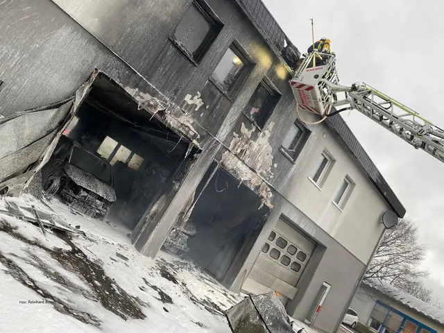 Durch das koordinierte Vorgehen gelang es, den Brand bis etwa 8.30 Uhr unter Kontrolle zu bringen | Foto: Feuerwehr VG Kirchheimbolanden/Reinhard Bosch