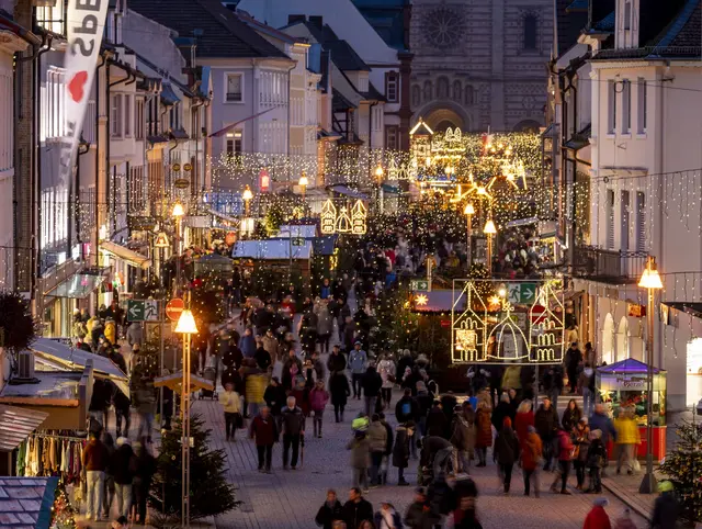 Stimmungsvolles Treiben zwischen Dom und Altpörtel: Weihnachtsmarkt in Speyer | Foto: Stadt Speyer/Klaus Venus
