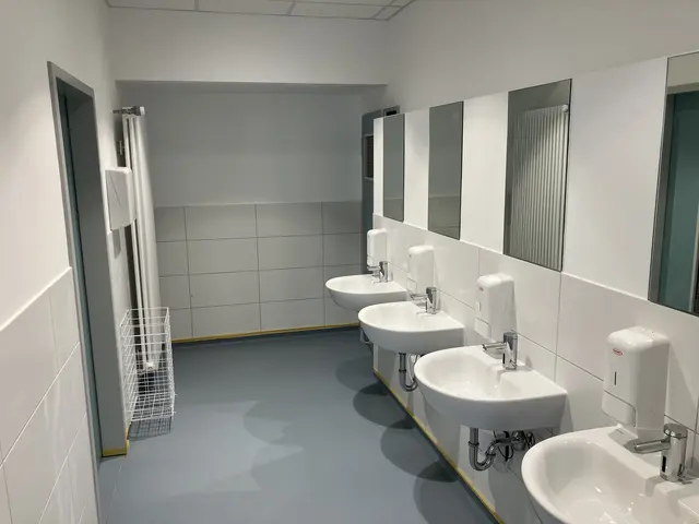 Schultoilette im Leibniz-Gymnasium. | Foto: Stadt Neustadt