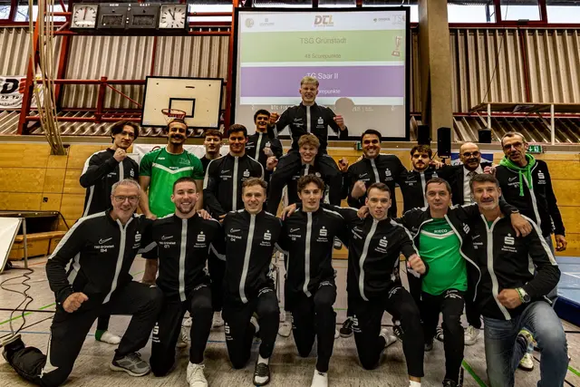 Die Grünstadter Turner nach dem Sieg bei der TG Saar II:  | Foto: Ulf Strijowski