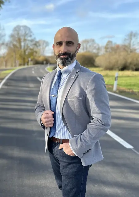 Nader Samadi Tehrani will 2026 als unabhängiger Kandidat für das Amt des Verbandsbürgermeisters antreten. | Foto: Tehrani 