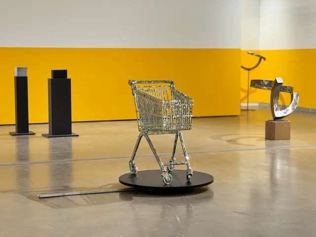 Ausstellungsansicht "Dimensionen" mit Werken von Torsten Mühlbach, Jens Trimpin und Matthias Will | Foto: Toni Montana Studios