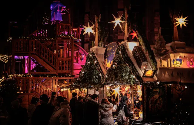 Genießen, bummeln und einkaufen - so schön ist der Weihnachtsmarkt Heidelberg 2025 | Foto: Paul Needham