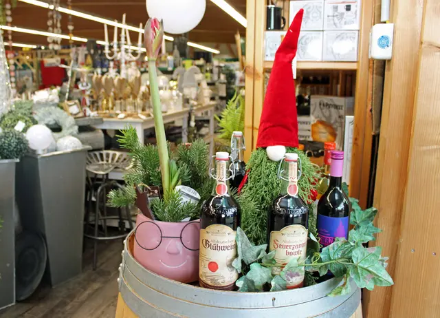 Beliebte Geschenkideen zu Weihnachten: Likör, Glühwein und Edelbrände | Foto: Monika Klein