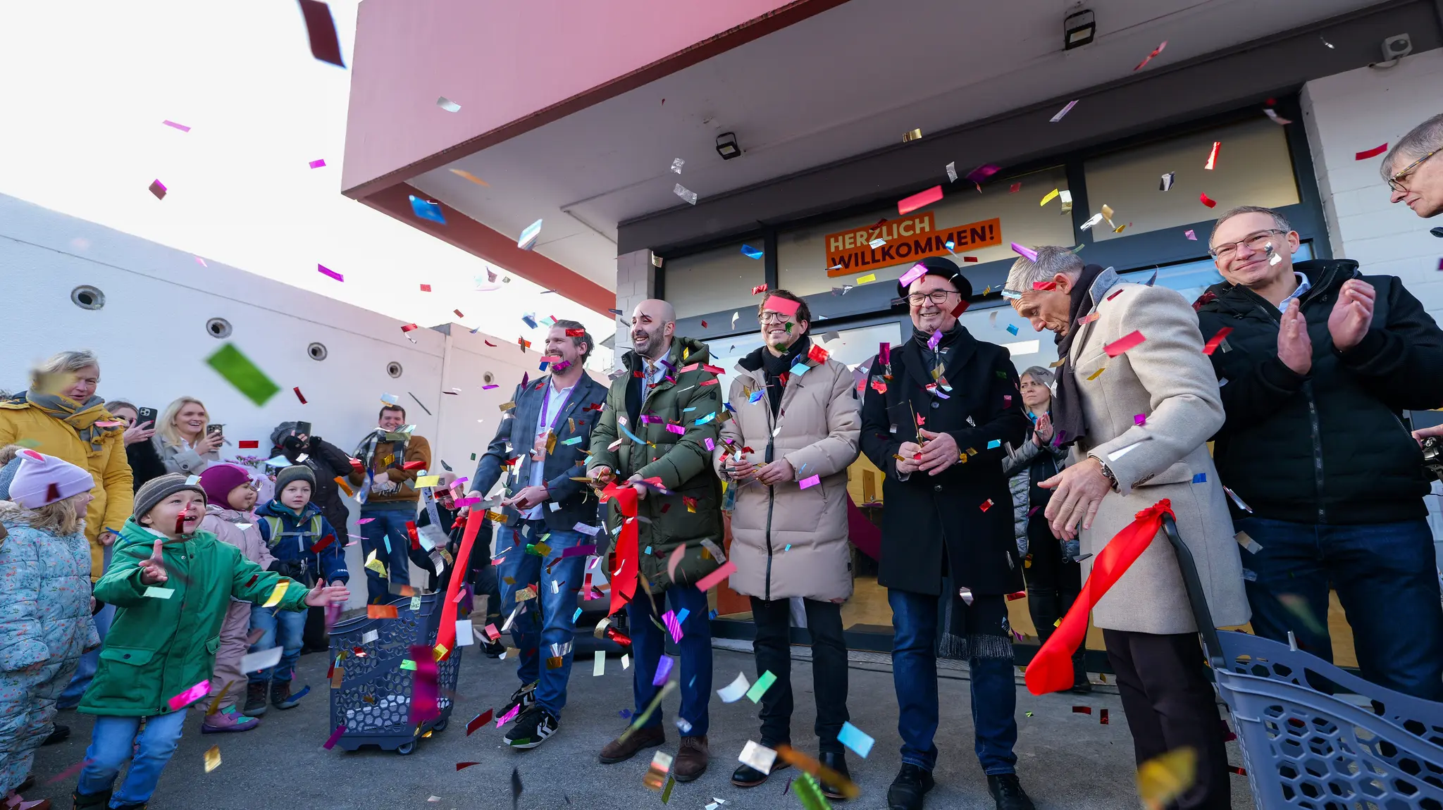 Atzel-feiert-neuen-Tante-Enso-Markt-nach-zehn-Jahren-herrscht-Volksfeststimmung-Bildergalerie-