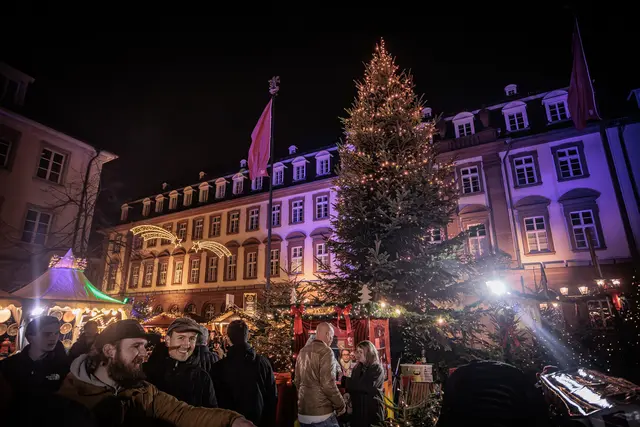 Genießen, bummeln und einkaufen - so schön ist der Weihnachtsmarkt Heidelberg 2025 | Foto: Paul Needham
