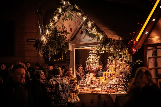 Genießen, bummeln und einkaufen - so schön ist der Weihnachtsmarkt Heidelberg 2025 | Foto: Paul Needham
