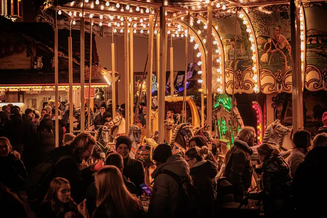 Genießen, bummeln und einkaufen - so schön ist der Weihnachtsmarkt Heidelberg 2025 | Foto: Paul Needham
