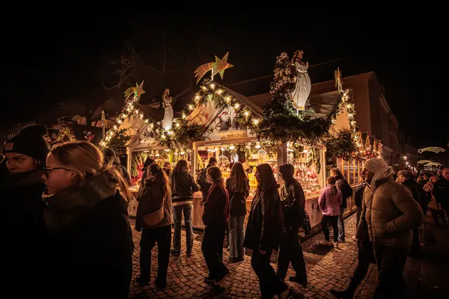 Genießen, bummeln und einkaufen - so schön ist der Weihnachtsmarkt Heidelberg 2025 | Foto: Paul Needham