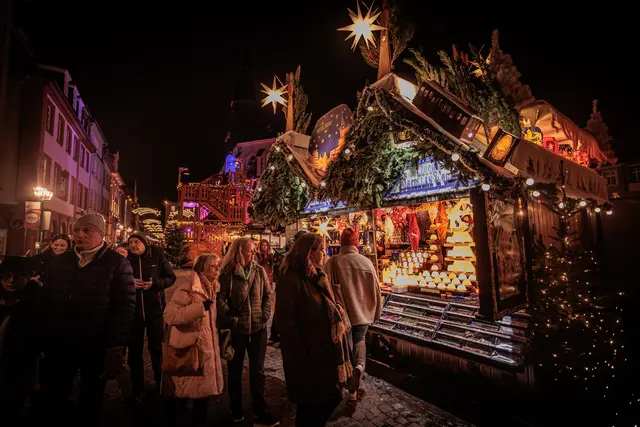 Genießen, bummeln und einkaufen - so schön ist der Weihnachtsmarkt Heidelberg 2025 | Foto: Paul Needham