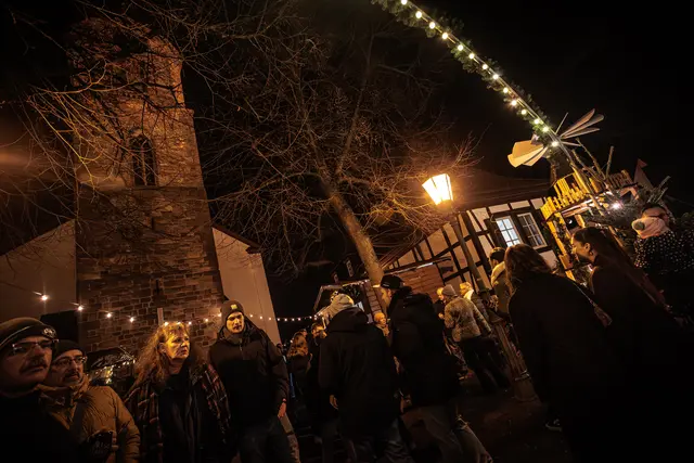 eine ganz besondere Stimmung bietet der Anneresl Weihnachtsmarkt in Rheinzabern auch 2025 | Foto: Paul Needham