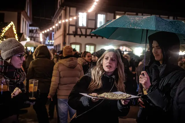 Genießen und in Weihnachtsstimmung kommen - beim Anneresl in Rheinzabern | Foto: Paul Needham
