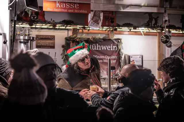 Genießen und in Weihnachtsstimmung kommen - beim Anneresl in Rheinzabern | Foto: Paul Needham