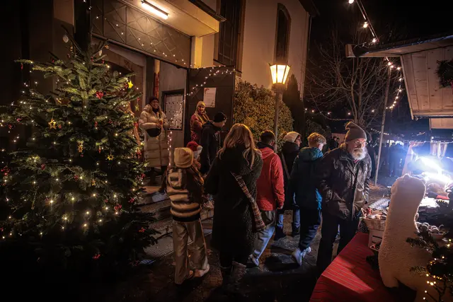 eine ganz besondere Stimmung bietet der Anneresl Weihnachtsmarkt in Rheinzabern auch 2025 | Foto: Paul Needham