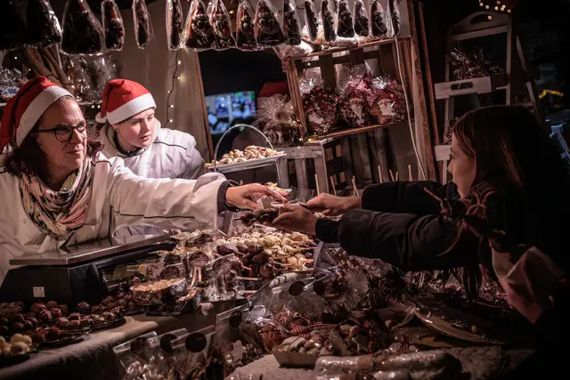 Genießen und in Weihnachtsstimmung kommen - beim Anneresl in Rheinzabern | Foto: Paul Needham