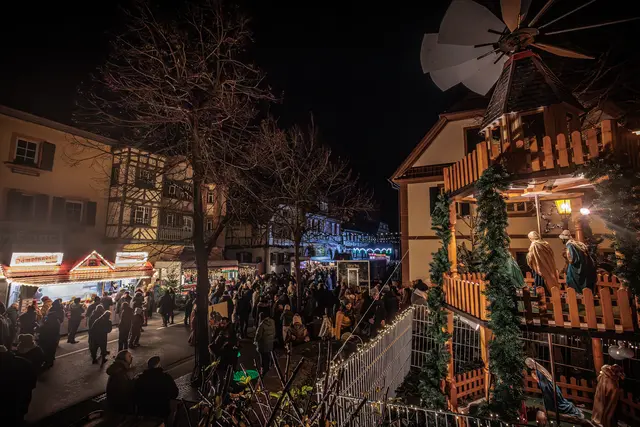 eine ganz besondere Stimmung bietet der Anneresl Weihnachtsmarkt in Rheinzabern auch 2025 | Foto: Paul Needham