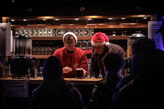 Genießen und in Weihnachtsstimmung kommen - beim Anneresl in Rheinzabern | Foto: Paul Needham