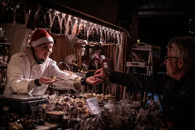 Genießen und in Weihnachtsstimmung kommen - beim Anneresl in Rheinzabern | Foto: Paul Needham