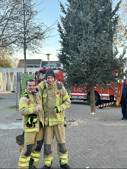 v.l. Felix Grävinghoff und Jonas Exter nach der getanen Arbeit | Foto: Daniela Exter