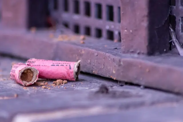 Feuerwerkskörper über Hoftor geworfen – 54-Jährige verletzt (Symbolbild) | Foto: Polizei Rheinland-Pfalz/sunakri-stock.adobe.com