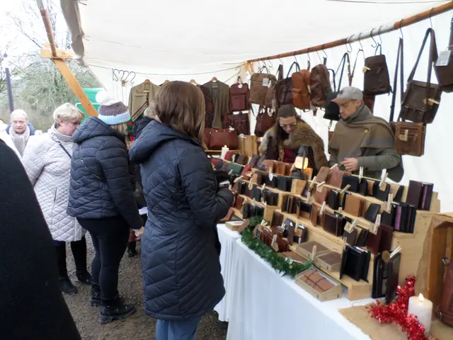 Lederwaren wurden angeboten | Foto: Anja Stemler