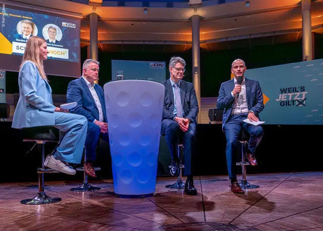 v.l.n.r.: Moderatorin Sarah Eid, Gordon Schnieder, Patrick Schnieder, Florian Bellaire (Landtagsabgeordneter Wahlkreis Wörth)

 | Foto: Rolf H. Epple